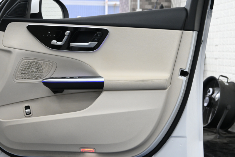メルセデスベンツ Cクラス C200 AVG ﾚｻﾞｰｴｸｽｸﾙｰｼﾌﾞ　ACC Pｽﾀ ECO ﾍﾞｰｼﾞｭ革 ﾊﾟﾉﾗﾏSR MBUXﾅﾋﾞTV 360ｶﾒﾗ CarPlay 純正17ｲﾝﾁAW ﾏﾙﾁﾋﾞｰﾑLED ｱﾝﾋﾞｴﾝﾄﾗｲﾄ　2年保証付