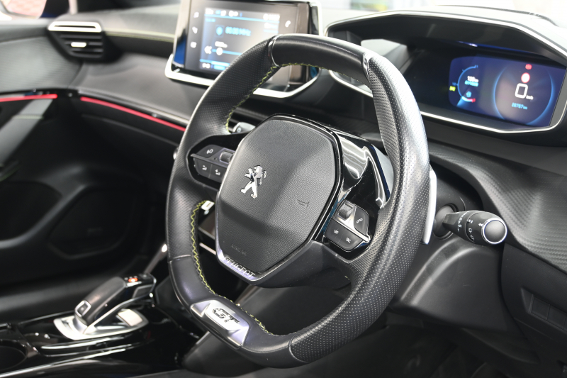 プジョー 208 GT　ACC LKA BSM Pｽﾀ ECO ﾊｰﾌﾚｻﾞｰ 7ｲﾝﾁﾀｯﾁｽｸﾘｰﾝ CarPlay Bｶﾒﾗ 17ｲﾝﾁAW ﾌﾙLEDﾗｲﾄ ﾛｰﾀﾞｳﾝ ARBﾏﾌﾗｰ AdPowerSonicｽﾋﾟｰｶｰ　2年保証付