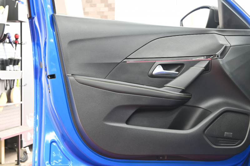 プジョー 208 GT　ACC LKA BSM Pｽﾀ ECO ﾊｰﾌﾚｻﾞｰ 7ｲﾝﾁﾀｯﾁｽｸﾘｰﾝ CarPlay Bｶﾒﾗ 17ｲﾝﾁAW ﾌﾙLEDﾗｲﾄ ﾛｰﾀﾞｳﾝ ARBﾏﾌﾗｰ AdPowerSonicｽﾋﾟｰｶｰ　2年保証付