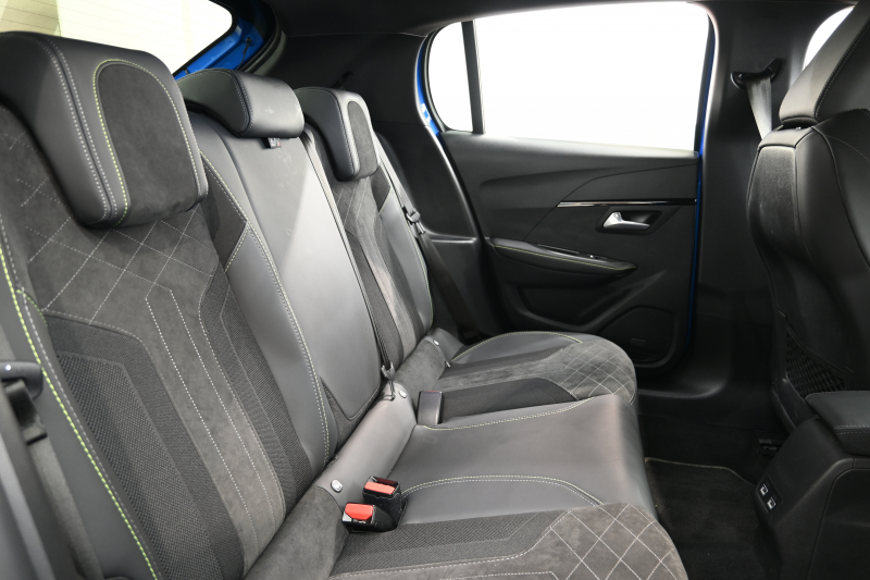プジョー 208 GT　ACC LKA BSM Pｽﾀ ECO ﾊｰﾌﾚｻﾞｰ 7ｲﾝﾁﾀｯﾁｽｸﾘｰﾝ CarPlay Bｶﾒﾗ 17ｲﾝﾁAW ﾌﾙLEDﾗｲﾄ ﾛｰﾀﾞｳﾝ ARBﾏﾌﾗｰ AdPowerSonicｽﾋﾟｰｶｰ　2年保証付