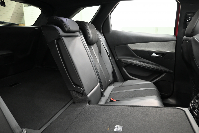 プジョー 3008 GT ﾌﾞﾙｰHDi ﾌﾞﾗｯｸﾊﾟｯｸ 　190台限定特別仕様車 後期ﾓﾃﾞﾙ 1ｵｰﾅｰ ACC LKA ﾊｰﾌ革 ﾊﾟﾉﾗﾏR CarPlay 360ｶﾒﾗ 前後ｺｰﾅｰｾﾝｻｰ 専用19ｲﾝﾁAW&ﾌﾞﾗｯｸﾃﾞｺﾚｰｼｮﾝ　2年保証付