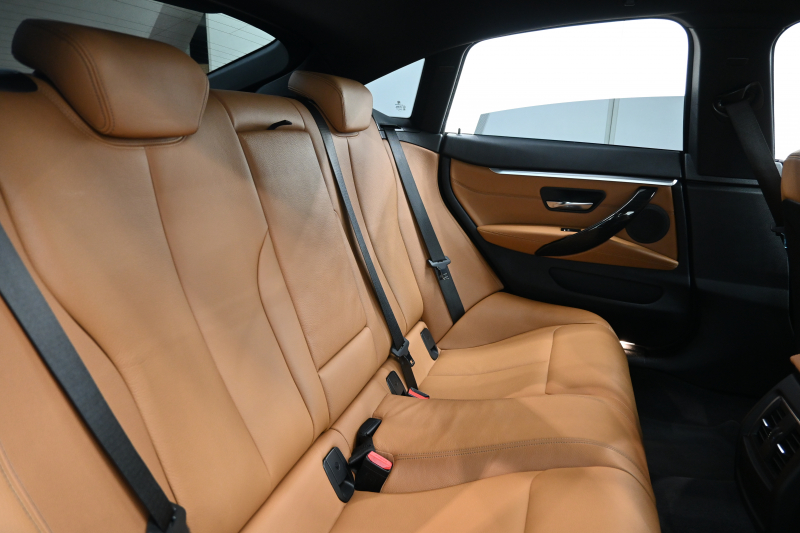 BMW 4シリーズ 420i ｸﾞﾗﾝｸｰﾍﾟ Mｽﾎﾟｰﾂ　後期LCI 液晶ﾒｰﾀｰ ACC 茶革 ｼｰﾄﾋｰﾀｰ 純正iDriveﾅﾋﾞTV ﾌﾙｾｸﾞ Bｶﾒﾗ Bluetooth 純正19ｲﾝﾁAW 自動ﾄﾗﾝｸ ｱﾀﾞﾌﾟﾃｨﾌﾞLEDﾍｯﾄﾞﾗｲﾄ　2年保証付