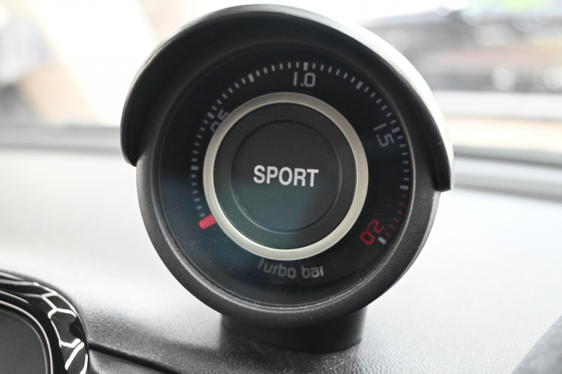 アバルト 695 ｺﾝﾍﾟﾃｨﾂｨｵｰﾈ　正規D車 Sabeltｽﾎﾟｰﾂｼｰﾄ ｶｰﾎﾞﾝﾊﾞｯｸｼｪﾙ 純正ﾀｯﾁｽｸﾘｰﾝ CarPlay Bｶﾒﾗ Beatsｻｳﾝﾄﾞ 17ｲﾝﾁAW ﾌﾞﾚﾝﾎﾞ製ﾚｯﾄﾞｷｬﾘﾊﾟｰ ﾚｺｰﾄﾞﾓﾝﾂｧ　2年保証付