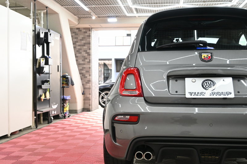 アバルト 695 ｺﾝﾍﾟﾃｨﾂｨｵｰﾈ　正規D車 Sabeltｽﾎﾟｰﾂｼｰﾄ ｶｰﾎﾞﾝﾊﾞｯｸｼｪﾙ 純正ﾀｯﾁｽｸﾘｰﾝ CarPlay Bｶﾒﾗ Beatsｻｳﾝﾄﾞ 17ｲﾝﾁAW ﾌﾞﾚﾝﾎﾞ製ﾚｯﾄﾞｷｬﾘﾊﾟｰ ﾚｺｰﾄﾞﾓﾝﾂｧ　2年保証付
