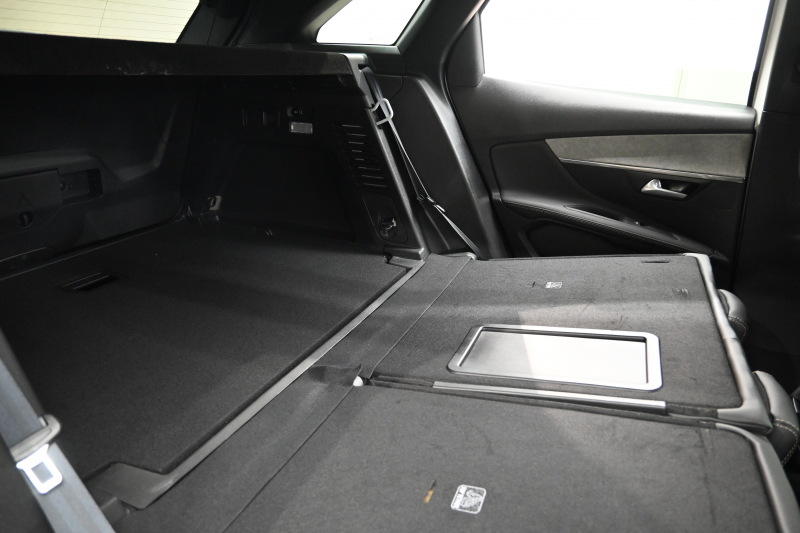 プジョー 3008 GT ﾌﾞﾙｰHDi　後期 ACC LKA ﾊｰﾌﾚｻﾞｰ ｼｰﾄﾋｰﾀｰ 純正ﾀｯﾁｽｸﾘｰﾝ CarPlay Bｶﾒﾗ 前後ﾊﾟｰｷﾝｸﾞｾﾝｻｰ 純正18ｲﾝﾁAW LEDﾗｲﾄ　2年保証付