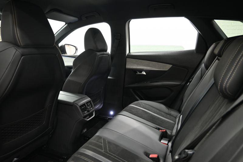 プジョー 3008 GT ﾌﾞﾙｰHDi　後期 ACC LKA ﾊｰﾌﾚｻﾞｰ ｼｰﾄﾋｰﾀｰ 純正ﾀｯﾁｽｸﾘｰﾝ CarPlay Bｶﾒﾗ 前後ﾊﾟｰｷﾝｸﾞｾﾝｻｰ 純正18ｲﾝﾁAW LEDﾗｲﾄ　2年保証付