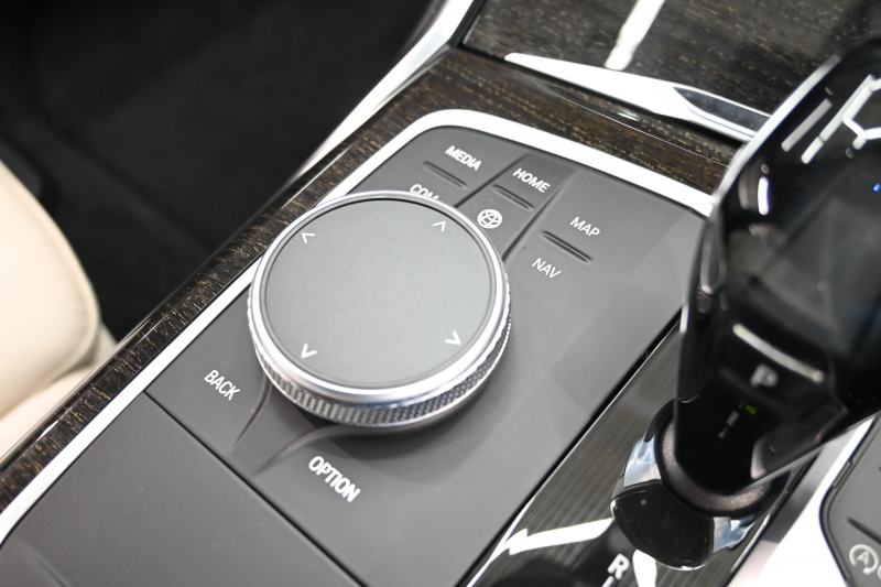 BMW 3シリーズ 320d xDrive Mｽﾎﾟｰﾂ ｴﾃﾞｨｼｮﾝｼﾞｮｲﾌﾟﾗｽ　ACC ｺﾝﾌｫA LCA OPｵｲｽﾀｰﾚｻﾞｰ ｼｰﾄﾋｰﾀｰ 純正iDriveﾅﾋﾞ 360ｶﾒﾗ CarPlay Mｴｱﾛ&18ｲﾝﾁAW　2年保証付