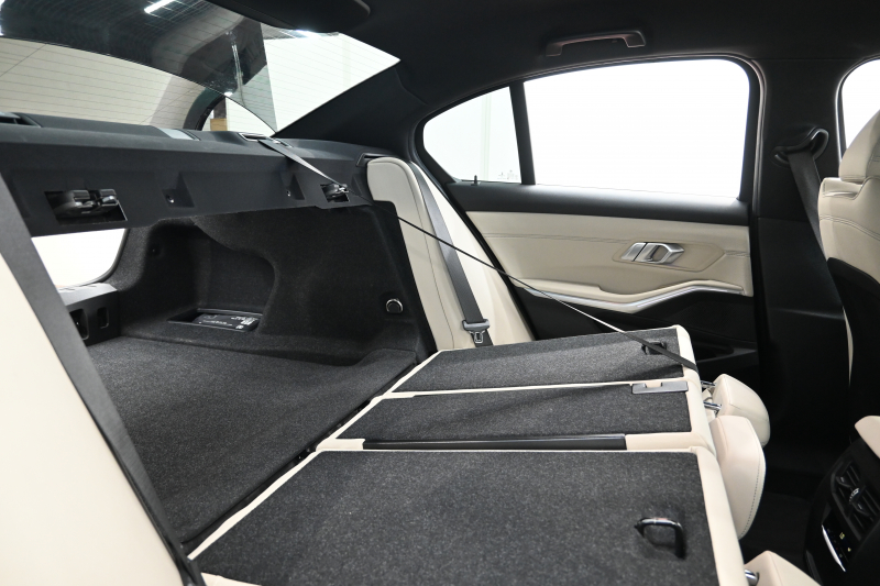 BMW 3シリーズ 320d xDrive Mｽﾎﾟｰﾂ ｴﾃﾞｨｼｮﾝｼﾞｮｲﾌﾟﾗｽ　ACC ｺﾝﾌｫA LCA OPｵｲｽﾀｰﾚｻﾞｰ ｼｰﾄﾋｰﾀｰ 純正iDriveﾅﾋﾞ 360ｶﾒﾗ CarPlay Mｴｱﾛ&18ｲﾝﾁAW　2年保証付