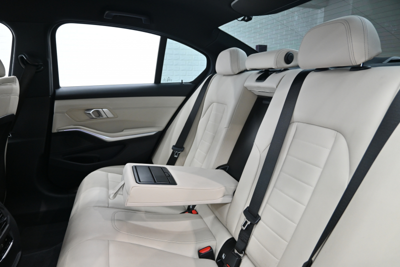 BMW 3シリーズ 320d xDrive Mｽﾎﾟｰﾂ ｴﾃﾞｨｼｮﾝｼﾞｮｲﾌﾟﾗｽ　ACC ｺﾝﾌｫA LCA OPｵｲｽﾀｰﾚｻﾞｰ ｼｰﾄﾋｰﾀｰ 純正iDriveﾅﾋﾞ 360ｶﾒﾗ CarPlay Mｴｱﾛ&18ｲﾝﾁAW　2年保証付