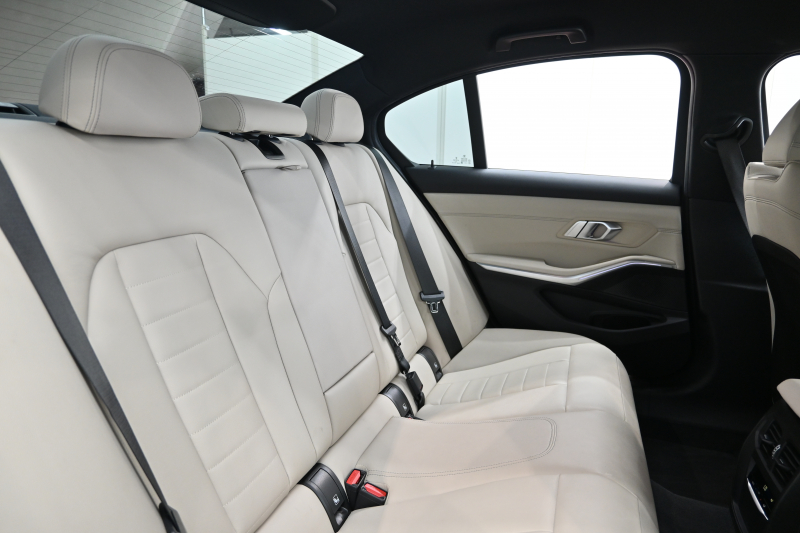 BMW 3シリーズ 320d xDrive Mｽﾎﾟｰﾂ ｴﾃﾞｨｼｮﾝｼﾞｮｲﾌﾟﾗｽ　ACC ｺﾝﾌｫA LCA OPｵｲｽﾀｰﾚｻﾞｰ ｼｰﾄﾋｰﾀｰ 純正iDriveﾅﾋﾞ 360ｶﾒﾗ CarPlay Mｴｱﾛ&18ｲﾝﾁAW　2年保証付