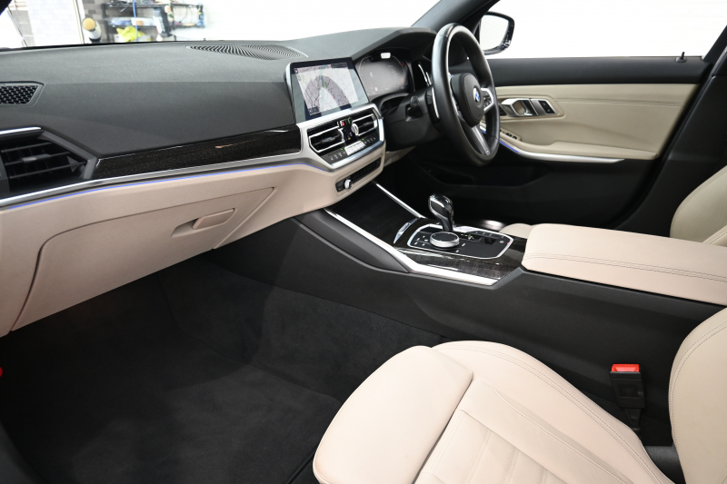 BMW 3シリーズ 320d xDrive Mｽﾎﾟｰﾂ ｴﾃﾞｨｼｮﾝｼﾞｮｲﾌﾟﾗｽ　ACC ｺﾝﾌｫA LCA OPｵｲｽﾀｰﾚｻﾞｰ ｼｰﾄﾋｰﾀｰ 純正iDriveﾅﾋﾞ 360ｶﾒﾗ CarPlay Mｴｱﾛ&18ｲﾝﾁAW　2年保証付