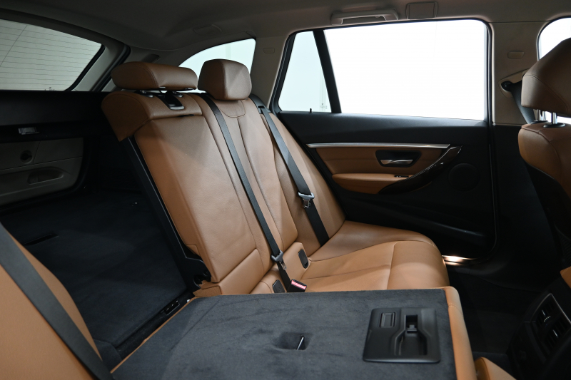 BMW 3シリーズ 320i ﾂｰﾘﾝｸﾞ ﾗｸﾞｼﾞｭｱﾘｰ　正規D車 後期LCIﾓﾃﾞﾙ ACC LCW ｺﾝﾌｫｰﾄA ｺﾆｬｯｸ革 純正iDriveﾅﾋﾞ Bｶﾒﾗ 純正17ｲﾝﾁAW 自動ﾄﾗﾝｸ ｱﾀﾞﾌﾟﾃｨﾌﾞLEDﾗｲﾄ　2年保証付