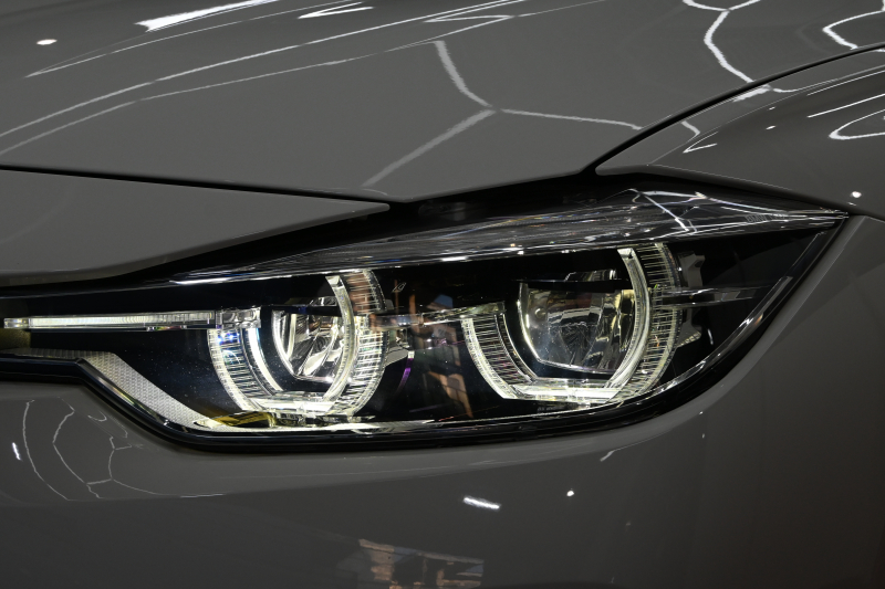BMW 3シリーズ 320i ﾂｰﾘﾝｸﾞ ﾗｸﾞｼﾞｭｱﾘｰ　正規D車 後期LCIﾓﾃﾞﾙ ACC LCW ｺﾝﾌｫｰﾄA ｺﾆｬｯｸ革 純正iDriveﾅﾋﾞ Bｶﾒﾗ 純正17ｲﾝﾁAW 自動ﾄﾗﾝｸ ｱﾀﾞﾌﾟﾃｨﾌﾞLEDﾗｲﾄ　2年保証付