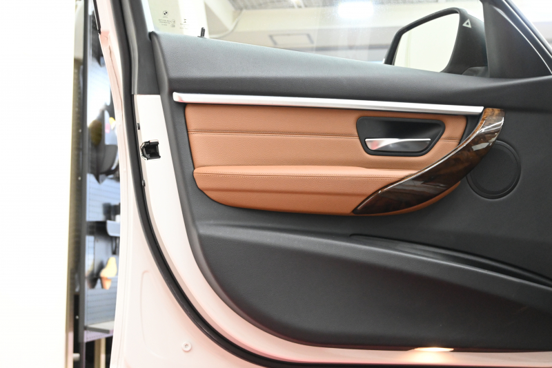 BMW 3シリーズ 320i ﾂｰﾘﾝｸﾞ ﾗｸﾞｼﾞｭｱﾘｰ　正規D車 後期LCIﾓﾃﾞﾙ ACC LCW ｺﾝﾌｫｰﾄA ｺﾆｬｯｸ革 純正iDriveﾅﾋﾞ Bｶﾒﾗ 純正17ｲﾝﾁAW 自動ﾄﾗﾝｸ ｱﾀﾞﾌﾟﾃｨﾌﾞLEDﾗｲﾄ　2年保証付