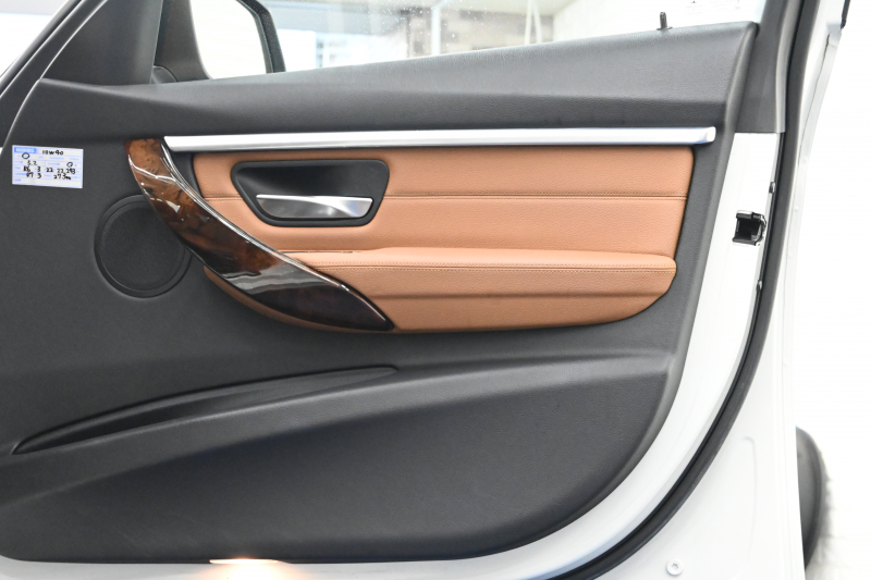 BMW 3シリーズ 320i ﾂｰﾘﾝｸﾞ ﾗｸﾞｼﾞｭｱﾘｰ　正規D車 後期LCIﾓﾃﾞﾙ ACC LCW ｺﾝﾌｫｰﾄA ｺﾆｬｯｸ革 純正iDriveﾅﾋﾞ Bｶﾒﾗ 純正17ｲﾝﾁAW 自動ﾄﾗﾝｸ ｱﾀﾞﾌﾟﾃｨﾌﾞLEDﾗｲﾄ　2年保証付