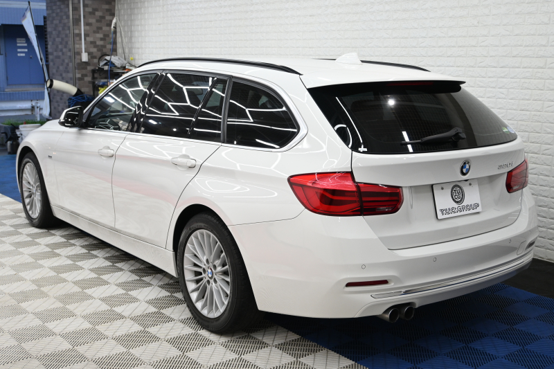 BMW 3シリーズ 320i ﾂｰﾘﾝｸﾞ ﾗｸﾞｼﾞｭｱﾘｰ　正規D車 後期LCIﾓﾃﾞﾙ ACC LCW ｺﾝﾌｫｰﾄA ｺﾆｬｯｸ革 純正iDriveﾅﾋﾞ Bｶﾒﾗ 純正17ｲﾝﾁAW 自動ﾄﾗﾝｸ ｱﾀﾞﾌﾟﾃｨﾌﾞLEDﾗｲﾄ　2年保証付