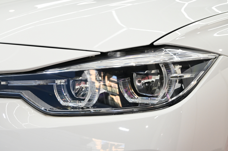 BMW 3シリーズ 320i ﾂｰﾘﾝｸﾞ ﾗｸﾞｼﾞｭｱﾘｰ　正規D車 後期LCIﾓﾃﾞﾙ ACC LCW ｺﾝﾌｫｰﾄA ｺﾆｬｯｸ革 純正iDriveﾅﾋﾞ Bｶﾒﾗ 純正17ｲﾝﾁAW 自動ﾄﾗﾝｸ ｱﾀﾞﾌﾟﾃｨﾌﾞLEDﾗｲﾄ　2年保証付