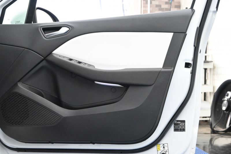 ルノー ルーテシア ｲﾝﾃﾝｽ　ACC Pｽﾀ ECO 専用ｼｰﾄ ｽﾃｱﾘﾝｸﾞﾋｰﾀｰ 純正ﾀｯﾁｽｸﾘｰﾝ CarPlay Bｶﾒﾗ 死角警告 ﾚｰﾝｷｰﾌﾟA LEDﾗｲﾄ 純正17ｲﾝﾁAW　2年保証付