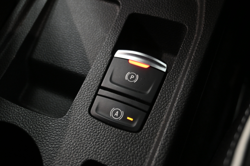 ルノー ルーテシア ｲﾝﾃﾝｽ　ACC Pｽﾀ ECO 専用ｼｰﾄ ｽﾃｱﾘﾝｸﾞﾋｰﾀｰ 純正ﾀｯﾁｽｸﾘｰﾝ CarPlay Bｶﾒﾗ 死角警告 ﾚｰﾝｷｰﾌﾟA LEDﾗｲﾄ 純正17ｲﾝﾁAW　2年保証付