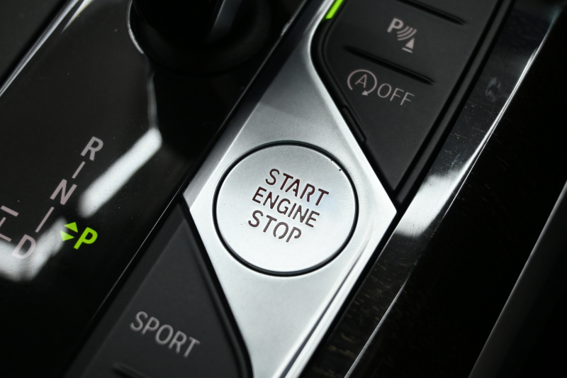 BMW 3シリーズ 320d ﾂｰﾘﾝｸﾞ Mｽﾎﾟｰﾂ　正規D車 ACC ｺﾝﾌｫｰﾄA ｲﾝﾃﾘｼﾞｪﾝﾄS 茶革 純正Idriveﾅﾋﾞ Bｶﾒﾗ Blouetoothｵｰﾃﾞｨｵ 自動Rｹﾞｰﾄ Sportﾓｰﾄﾞ LEDﾍｯﾄﾞﾗｲﾄ 純正18ｲﾝﾁAW　2年保証付