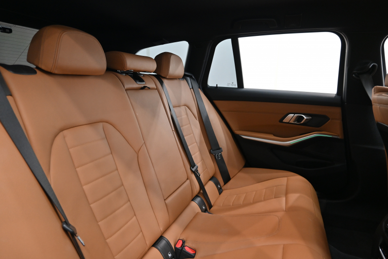BMW 3シリーズ 320d ﾂｰﾘﾝｸﾞ Mｽﾎﾟｰﾂ　正規D車 ACC ｺﾝﾌｫｰﾄA ｲﾝﾃﾘｼﾞｪﾝﾄS 茶革 純正Idriveﾅﾋﾞ Bｶﾒﾗ Blouetoothｵｰﾃﾞｨｵ 自動Rｹﾞｰﾄ Sportﾓｰﾄﾞ LEDﾍｯﾄﾞﾗｲﾄ 純正18ｲﾝﾁAW　2年保証付