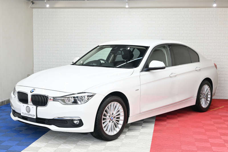 BMW 3シリーズ 320i ﾗｸﾞｼﾞｭｱﾘｰ　後期ﾓﾃﾞﾙ 正規D車 黒革 ﾋｰﾀｰ 純正ﾅﾋﾞ Bｶﾒﾗ Blouetoothｵｰﾃﾞｨｵ ACC LEDﾍｯﾄﾞﾗｲﾄ Sportﾓｰﾄﾞ 純正17ｲﾝﾁAW　2年保証付