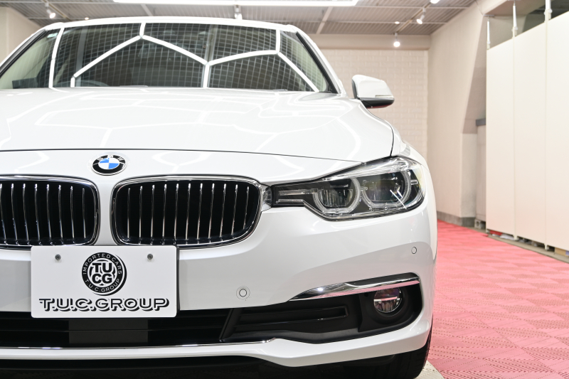 BMW 3シリーズ 320i ﾗｸﾞｼﾞｭｱﾘｰ　後期ﾓﾃﾞﾙ 正規D車 茶革 ﾋｰﾀｰ 純正ﾅﾋﾞ Bｶﾒﾗ Blouetoothｵｰﾃﾞｨｵ ACC LEDﾍｯﾄﾞﾗｲﾄ Sportﾓｰﾄﾞ 純正17ｲﾝﾁAW　2年保証付
