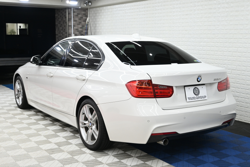 BMW 3シリーズ 320i Mｽﾎﾟｰﾂ　正規D車 ACC 黒革 ﾋｰﾀｰ 純正ﾅﾋﾞ TV Bｶﾒﾗ PTS LEDﾍｯﾄﾞﾗｲﾄ ｳｯﾄﾞ調ｲﾝﾃﾘｱ Sportﾓｰﾄﾞ ECOﾓｰﾄﾞ Mﾏﾙﾁﾌｧﾝｸｼｮﾝｽﾃｱﾘﾝｸﾞ Mｽｶｯﾌﾌﾟﾚｰﾄ 純正M18ｲﾝﾁAW　2年保証付