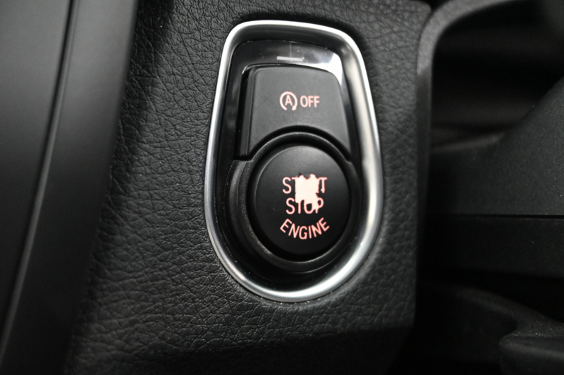 BMW 3シリーズ 320i Mｽﾎﾟｰﾂ　正規D車 ACC 黒革 ﾋｰﾀｰ 純正ﾅﾋﾞ TV Bｶﾒﾗ PTS LEDﾍｯﾄﾞﾗｲﾄ ｳｯﾄﾞ調ｲﾝﾃﾘｱ Sportﾓｰﾄﾞ ECOﾓｰﾄﾞ Mﾏﾙﾁﾌｧﾝｸｼｮﾝｽﾃｱﾘﾝｸﾞ Mｽｶｯﾌﾌﾟﾚｰﾄ 純正M18ｲﾝﾁAW　2年保証付