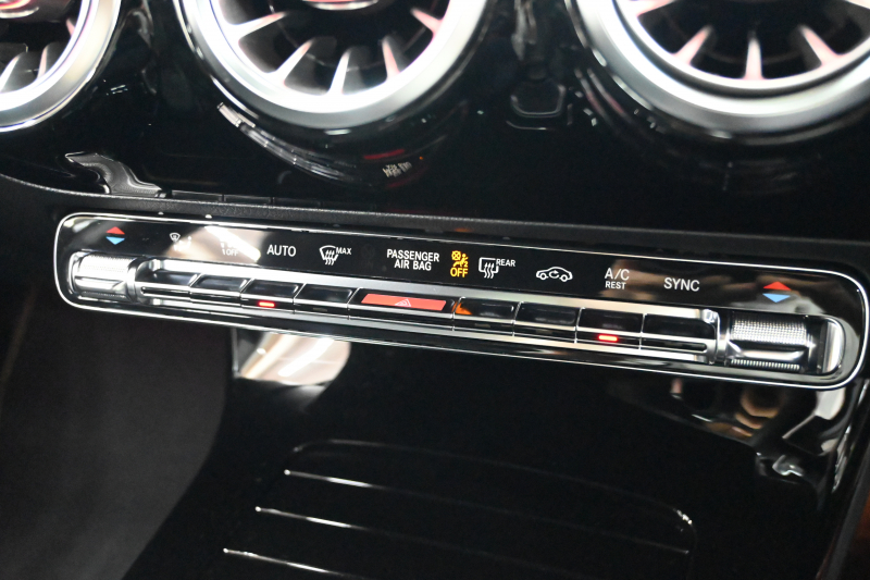 メルセデスベンツ Aクラス A180 Edition1 ｱﾄﾞﾊﾞﾝｽﾄﾞ&ﾚｰﾀﾞｰSP　250台限定ﾏｯﾄｶﾗｰ ACC AMGﾊﾟﾌｫｰﾏﾝｽｼｰﾄ MBUXﾅﾋﾞ TV 360ｶﾒﾗ ｱﾄﾞﾊﾞﾝｽﾄﾞｻｳﾝﾄﾞ HUD AMGﾊﾟﾌｫｰﾏﾝｽｽﾃｱﾘﾝｸﾞ 専用AMGｴｱﾛ&19ｲﾝﾁAW　2年保証付