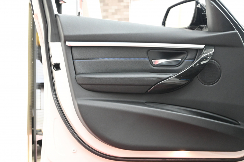 BMW 3シリーズ 320i ﾂｰﾘﾝｸﾞ Mｽﾎﾟｰﾂ　正規D車 後期ﾓﾃﾞﾙ ACC 黒革 純正iDriveﾅﾋﾞ Bｶﾒﾗ Carplay Blouetoothｵｰﾃﾞｨｵ LEDﾍｯﾄﾞﾗｲﾄ SPORTﾓｰﾄﾞ 自動Rｹﾞｰﾄ  Mｴｱﾛ&18ｲﾝﾁAW 自動ﾄﾗﾝｸ　2年保証付