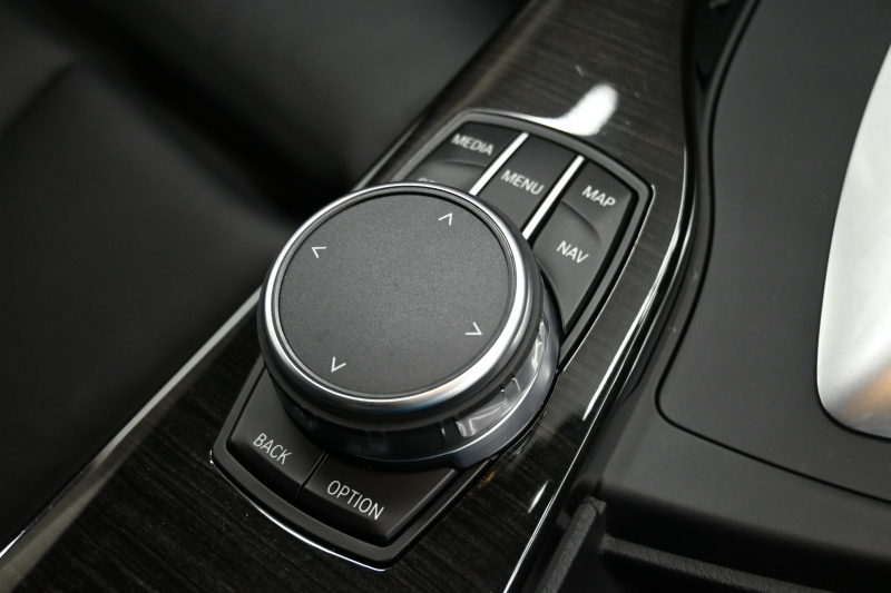 BMW 3シリーズ 320i ﾂｰﾘﾝｸﾞ Mｽﾎﾟｰﾂ　正規D車 後期ﾓﾃﾞﾙ ACC 黒革 純正iDriveﾅﾋﾞ Bｶﾒﾗ Carplay Blouetoothｵｰﾃﾞｨｵ LEDﾍｯﾄﾞﾗｲﾄ SPORTﾓｰﾄﾞ 自動Rｹﾞｰﾄ  Mｴｱﾛ&18ｲﾝﾁAW 自動ﾄﾗﾝｸ　2年保証付