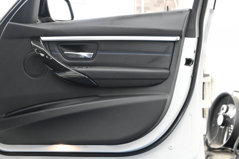 BMW 3シリーズ 320i ﾂｰﾘﾝｸﾞ Mｽﾎﾟｰﾂ　正規D車 後期ﾓﾃﾞﾙ ACC 黒革 純正iDriveﾅﾋﾞ Bｶﾒﾗ Carplay Blouetoothｵｰﾃﾞｨｵ LEDﾍｯﾄﾞﾗｲﾄ SPORTﾓｰﾄﾞ 自動Rｹﾞｰﾄ  Mｴｱﾛ&18ｲﾝﾁAW 自動ﾄﾗﾝｸ　2年保証付