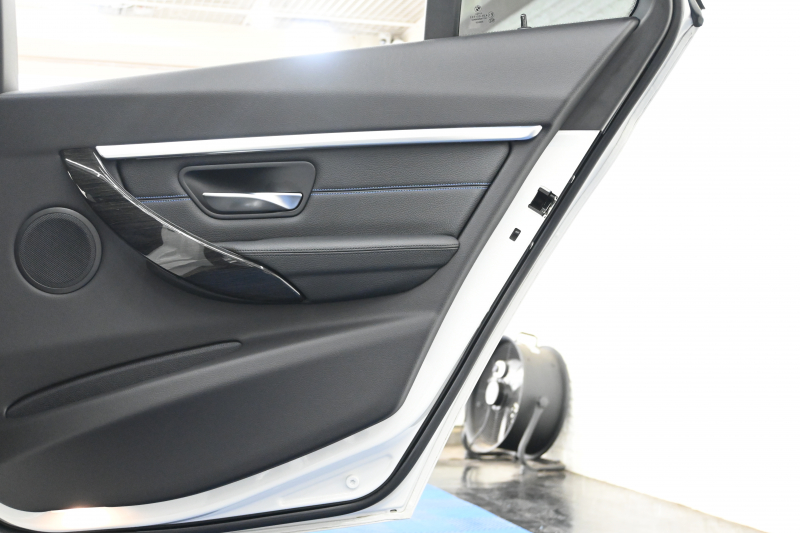 BMW 3シリーズ 320i ﾂｰﾘﾝｸﾞ Mｽﾎﾟｰﾂ　正規D車 後期ﾓﾃﾞﾙ ACC 黒革 純正iDriveﾅﾋﾞ Bｶﾒﾗ Carplay Blouetoothｵｰﾃﾞｨｵ LEDﾍｯﾄﾞﾗｲﾄ SPORTﾓｰﾄﾞ 自動Rｹﾞｰﾄ  Mｴｱﾛ&18ｲﾝﾁAW 自動ﾄﾗﾝｸ　2年保証付