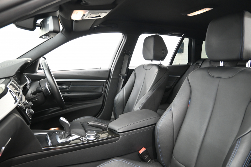 BMW 3シリーズ 320i ﾂｰﾘﾝｸﾞ Mｽﾎﾟｰﾂ　正規D車 後期ﾓﾃﾞﾙ ACC 黒革 純正iDriveﾅﾋﾞ Bｶﾒﾗ Carplay Blouetoothｵｰﾃﾞｨｵ LEDﾍｯﾄﾞﾗｲﾄ SPORTﾓｰﾄﾞ 自動Rｹﾞｰﾄ  Mｴｱﾛ&18ｲﾝﾁAW 自動ﾄﾗﾝｸ　2年保証付