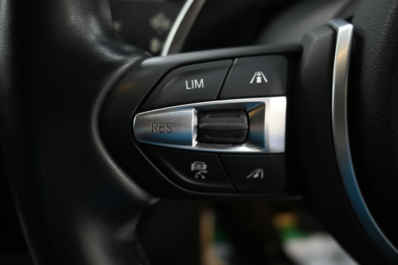 BMW 3シリーズ 320i ﾂｰﾘﾝｸﾞ Mｽﾎﾟｰﾂ　正規D車 後期ﾓﾃﾞﾙ ACC 黒革 純正iDriveﾅﾋﾞ Bｶﾒﾗ Carplay Blouetoothｵｰﾃﾞｨｵ LEDﾍｯﾄﾞﾗｲﾄ SPORTﾓｰﾄﾞ 自動Rｹﾞｰﾄ  Mｴｱﾛ&18ｲﾝﾁAW 自動ﾄﾗﾝｸ　2年保証付