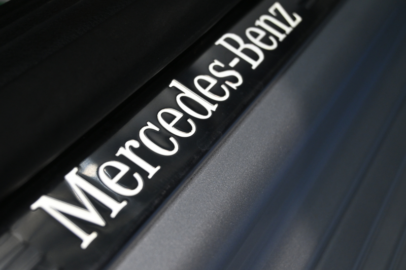 メルセデスベンツ Bクラス B220d AMGﾗｲﾝ&ﾚｻﾞｰｴｸｽｸﾙｰｼﾌﾞPKG ﾚｰﾀﾞｰSP　後期ﾓﾃﾞﾙ ACC 黒革 MBUXﾅﾋﾞ TV Bｶﾒﾗ HUD ｶｰﾎﾞﾝ調ｲﾝﾃﾘｱ ｺﾝﾌｫｰﾄｻｽﾍﾟﾝｼｮﾝ AMGｴｱﾛ&18ｲﾝﾁAW　2年保証