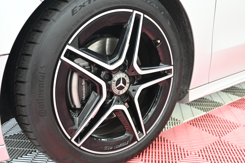 メルセデスベンツ Bクラス B220d AMGﾗｲﾝ&ﾚｻﾞｰｴｸｽｸﾙｰｼﾌﾞPKG ﾚｰﾀﾞｰSP　後期ﾓﾃﾞﾙ ACC 黒革 MBUXﾅﾋﾞ TV Bｶﾒﾗ HUD ｶｰﾎﾞﾝ調ｲﾝﾃﾘｱ ｺﾝﾌｫｰﾄｻｽﾍﾟﾝｼｮﾝ AMGｴｱﾛ&18ｲﾝﾁAW　2年保証