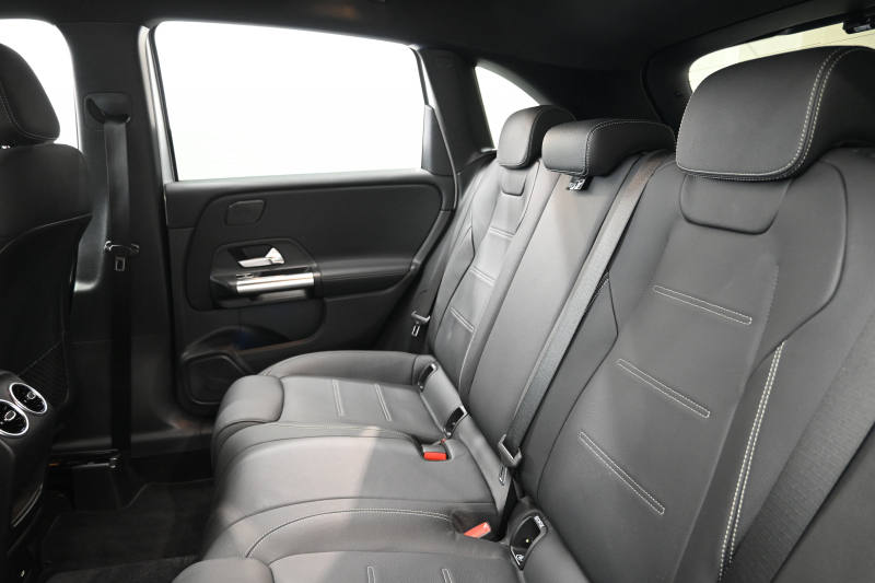 メルセデスベンツ Bクラス B220d AMGﾗｲﾝ&ﾚｻﾞｰｴｸｽｸﾙｰｼﾌﾞPKG ﾚｰﾀﾞｰSP　後期ﾓﾃﾞﾙ ACC 黒革 MBUXﾅﾋﾞ TV Bｶﾒﾗ HUD ｶｰﾎﾞﾝ調ｲﾝﾃﾘｱ ｺﾝﾌｫｰﾄｻｽﾍﾟﾝｼｮﾝ AMGｴｱﾛ&18ｲﾝﾁAW　2年保証