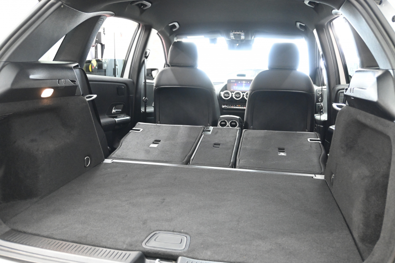 メルセデスベンツ Bクラス B220d AMGﾗｲﾝ&ﾚｻﾞｰｴｸｽｸﾙｰｼﾌﾞPKG ﾚｰﾀﾞｰSP　後期ﾓﾃﾞﾙ ACC 黒革 MBUXﾅﾋﾞ TV Bｶﾒﾗ HUD ｶｰﾎﾞﾝ調ｲﾝﾃﾘｱ ｺﾝﾌｫｰﾄｻｽﾍﾟﾝｼｮﾝ AMGｴｱﾛ&18ｲﾝﾁAW　2年保証