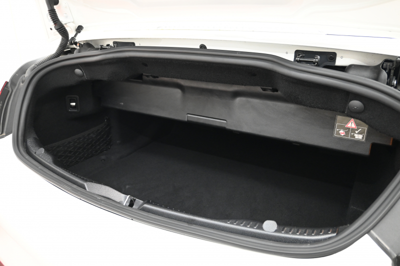メルセデスベンツ Cクラス C180 ｶﾌﾞﾘｵﾚ ﾚｻﾞｰｴｸｽｸﾙｰｼﾌﾞ&ﾚｰﾀﾞｰSP　ACC 白革 ｴｱｽｶｰﾌ 黒幌 MBUXﾅﾋﾞ TV Bｶﾒﾗ ﾍｯﾄﾞｱｯﾌﾟD ﾏﾙﾁﾋﾞｰﾑLED AMGｴｱﾛ&19ｲﾝﾁAW　2年保証