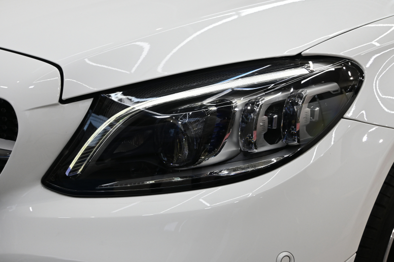メルセデスベンツ Cクラス C180 ｶﾌﾞﾘｵﾚ ﾚｻﾞｰｴｸｽｸﾙｰｼﾌﾞ&ﾚｰﾀﾞｰSP　ACC 白革 ｴｱｽｶｰﾌ 黒幌 MBUXﾅﾋﾞ TV Bｶﾒﾗ ﾍｯﾄﾞｱｯﾌﾟD ﾏﾙﾁﾋﾞｰﾑLED AMGｴｱﾛ&19ｲﾝﾁAW　2年保証