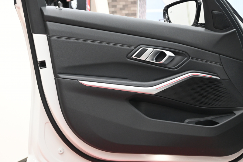BMW 3シリーズ 320d ﾂｰﾘﾝｸﾞ Mｽﾎﾟｰﾂ ｺﾝﾌｫｰﾄ&ﾊｲﾗｲﾝPKG　正規D車 ACC ｺﾝﾌｫｰﾄA ｲﾝﾃﾘｼﾞｪﾝﾄS 黒革 純正Idriveﾅﾋﾞ 360ｶﾒﾗ Carplay Blouetoothｵｰﾃﾞｨｵ 自動Rｹﾞｰﾄ Sportﾓｰﾄﾞ LEDﾍｯﾄﾞﾗｲﾄ 純正19ｲﾝﾁAW　2年保証付