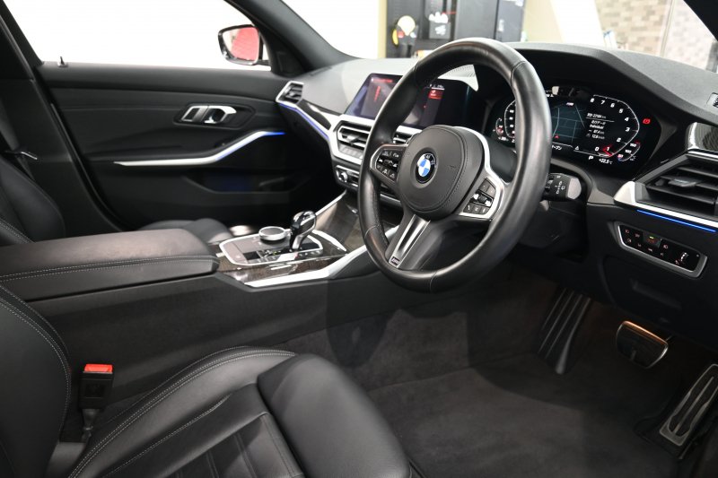 BMW 3シリーズ 320d ﾂｰﾘﾝｸﾞ Mｽﾎﾟｰﾂ ｺﾝﾌｫｰﾄ&ﾊｲﾗｲﾝPKG　正規D車 ACC ｺﾝﾌｫｰﾄA ｲﾝﾃﾘｼﾞｪﾝﾄS 黒革 純正Idriveﾅﾋﾞ 360ｶﾒﾗ Carplay Blouetoothｵｰﾃﾞｨｵ 自動Rｹﾞｰﾄ Sportﾓｰﾄﾞ LEDﾍｯﾄﾞﾗｲﾄ 純正19ｲﾝﾁAW　2年保証付
