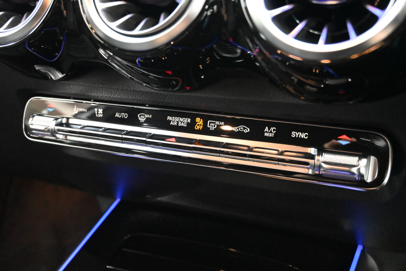 メルセデスベンツ GLB GLB250 4MATIC ｽﾎﾟｰﾂ ﾅｲﾄPKG AMGﾗｲﾝ ﾚｰﾀﾞｰSP　ACC 黒革 ﾋｰﾀｰ MBUXﾅﾋﾞTV 360ｶﾒﾗ Blouetoothｵｰﾃﾞｨｵ ﾜｲﾔﾚｽﾁｬｰｼﾞ 自動Rｹﾞｰﾄ&ﾊﾝｽﾞﾌﾘｰA AMGｴｱﾛ&20ｲﾝﾁAW　2年保証