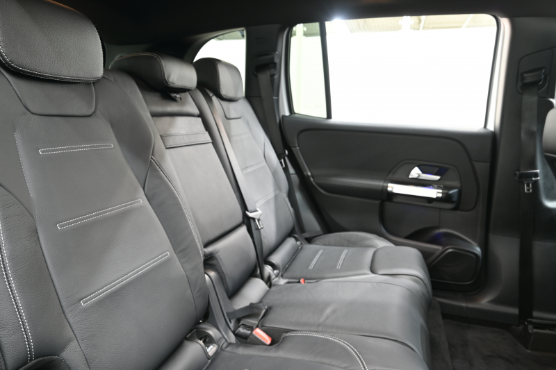 メルセデスベンツ GLB GLB250 4MATIC ｽﾎﾟｰﾂ ﾅｲﾄPKG AMGﾗｲﾝ ﾚｰﾀﾞｰSP　ACC 黒革 ﾋｰﾀｰ MBUXﾅﾋﾞTV 360ｶﾒﾗ Blouetoothｵｰﾃﾞｨｵ ﾜｲﾔﾚｽﾁｬｰｼﾞ 自動Rｹﾞｰﾄ&ﾊﾝｽﾞﾌﾘｰA AMGｴｱﾛ&20ｲﾝﾁAW　2年保証