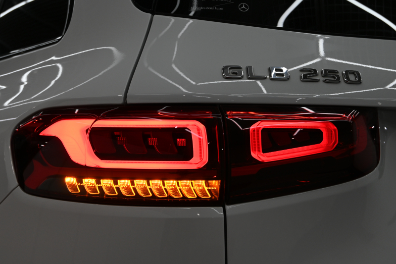 メルセデスベンツ GLB GLB250 4MATIC ｽﾎﾟｰﾂ ﾅｲﾄPKG AMGﾗｲﾝ ﾚｰﾀﾞｰSP　ACC 黒革 ﾋｰﾀｰ MBUXﾅﾋﾞTV 360ｶﾒﾗ Blouetoothｵｰﾃﾞｨｵ ﾜｲﾔﾚｽﾁｬｰｼﾞ 自動Rｹﾞｰﾄ&ﾊﾝｽﾞﾌﾘｰA AMGｴｱﾛ&20ｲﾝﾁAW　2年保証