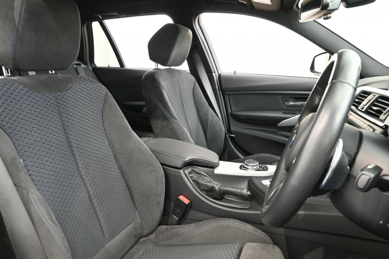BMW 3シリーズ 320d ﾂｰﾘﾝｸﾞ Mｽﾎﾟｰﾂ　正規D車 ACC ｽﾎﾟｰﾂｼｰﾄ ﾋｰﾀｰ 純正ﾅﾋﾞ TV Bｶﾒﾗ Blouetoothｵｰﾃﾞｨｵ LEDﾍｯﾄﾞﾗｲﾄ 自動Rｹﾞｰﾄ&ﾊﾝｽﾞﾌﾘｰA Mｴｱﾛ&18ｲﾝﾁAW　2年保証