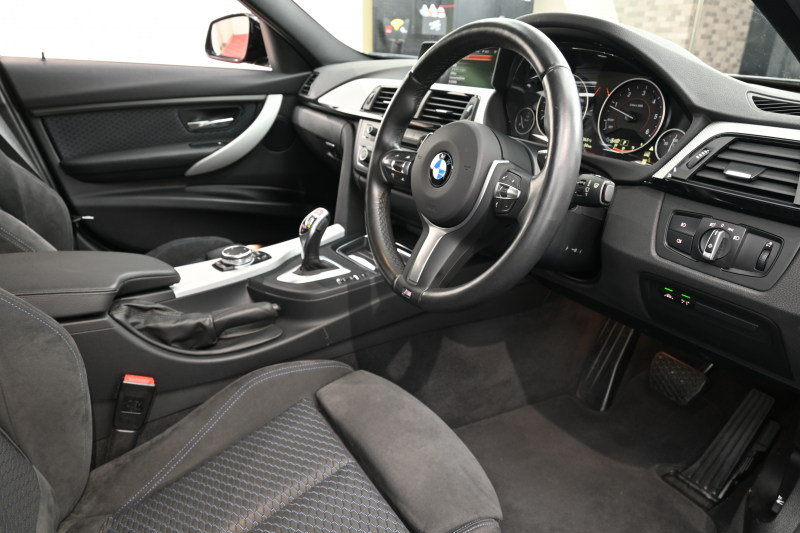BMW 3シリーズ 320d ﾂｰﾘﾝｸﾞ Mｽﾎﾟｰﾂ　正規D車 ACC ｽﾎﾟｰﾂｼｰﾄ ﾋｰﾀｰ 純正ﾅﾋﾞ TV Bｶﾒﾗ Blouetoothｵｰﾃﾞｨｵ LEDﾍｯﾄﾞﾗｲﾄ 自動Rｹﾞｰﾄ&ﾊﾝｽﾞﾌﾘｰA Mｴｱﾛ&18ｲﾝﾁAW　2年保証