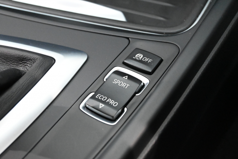 BMW 3シリーズ 320d ﾂｰﾘﾝｸﾞ Mｽﾎﾟｰﾂ　正規D車 ACC ｽﾎﾟｰﾂｼｰﾄ ﾋｰﾀｰ 純正ﾅﾋﾞ TV Bｶﾒﾗ Blouetoothｵｰﾃﾞｨｵ LEDﾍｯﾄﾞﾗｲﾄ 自動Rｹﾞｰﾄ&ﾊﾝｽﾞﾌﾘｰA Mｴｱﾛ&18ｲﾝﾁAW　2年保証